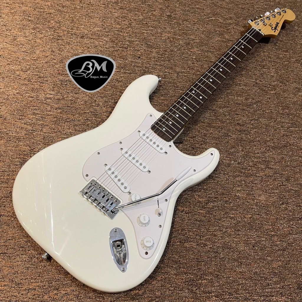 Gitar Squier Stratocaster Bullet White
