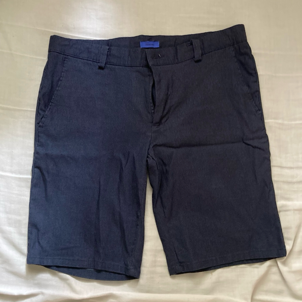 studio depp celana pendek navy