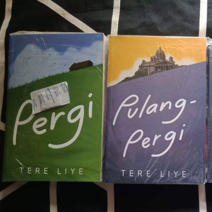 Preloved Novel Pergi | Pulang Pergi