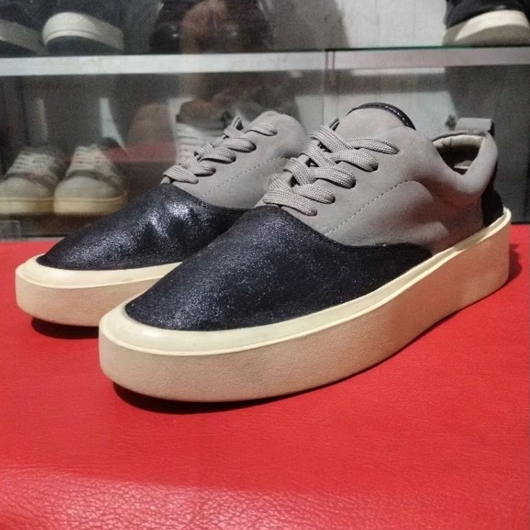 SEPATU SECOND KULIT SAMPAI INSOLE FEAR OF GOD SIZE 44
