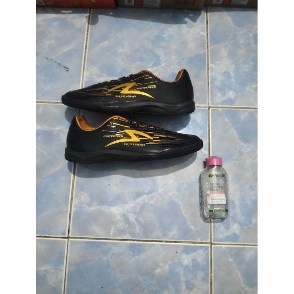 Ss + Reborn Black Gold Sz 42