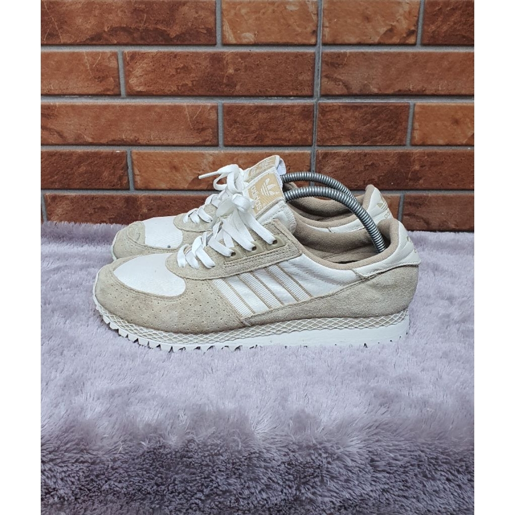 Sepatu Adidas City Marathon Size 42 Warna Jarang