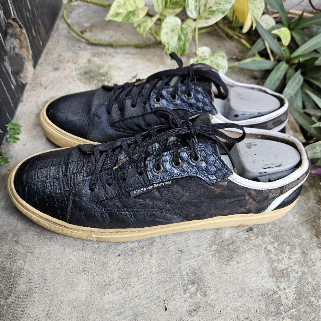 sepatu sneakers second floris van bommel size 44(29cm)