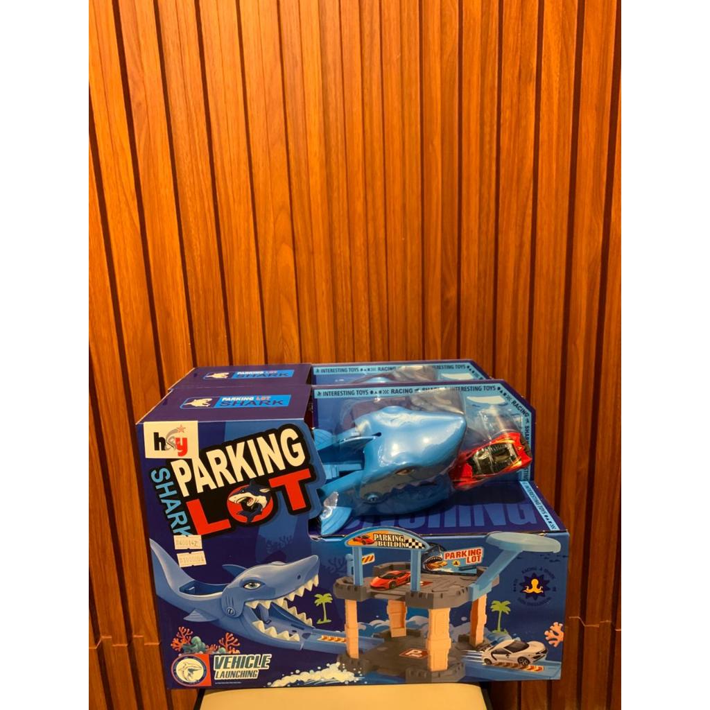 Lintasan Balap Hot Wheels Shark 2 Tingkat