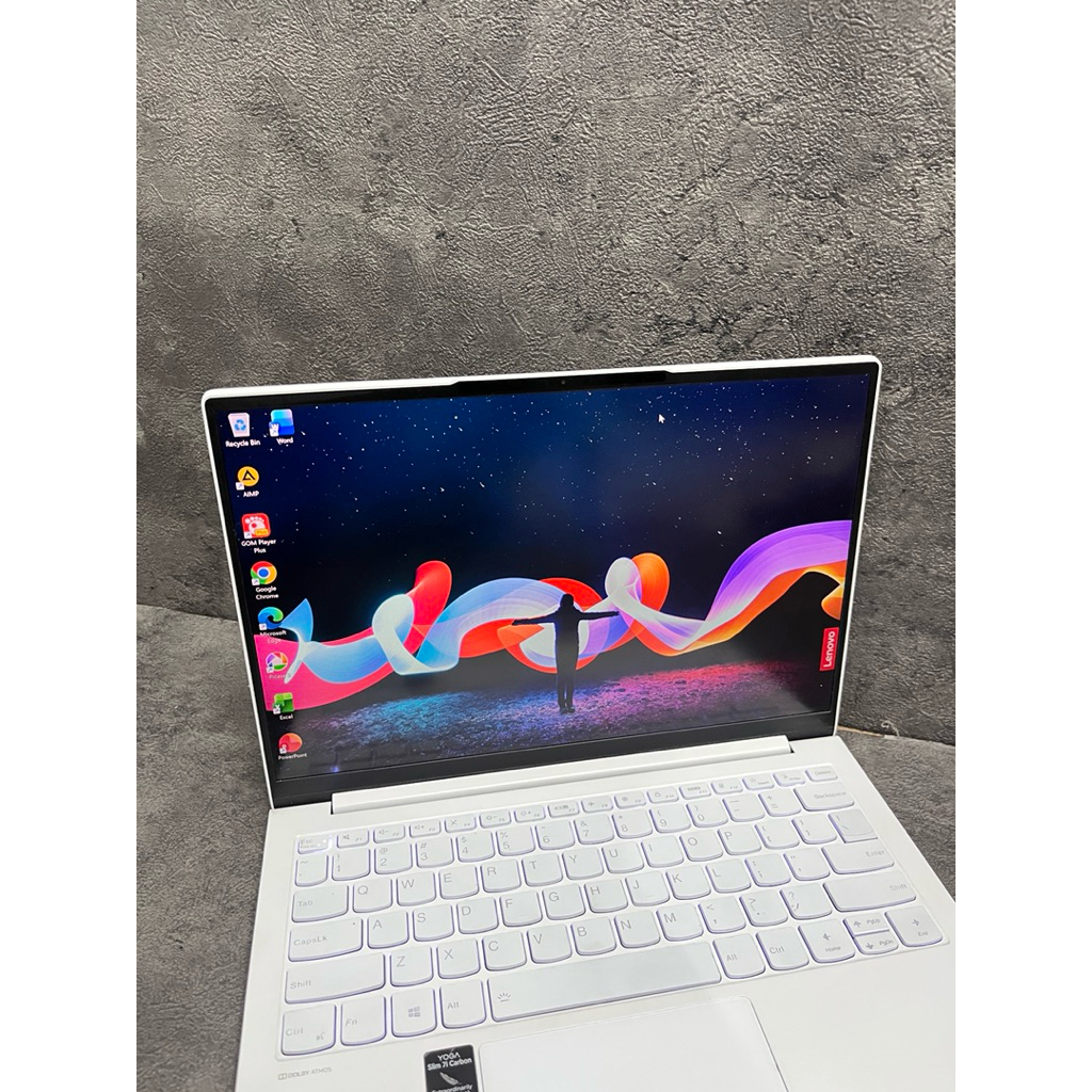 Laptop Tipis Slim LENOVO YOGA 7i CARBON Intel Core i5Evo-1135G7 RAM 8GB SSD 512GB Intel iRIS Xe Grap