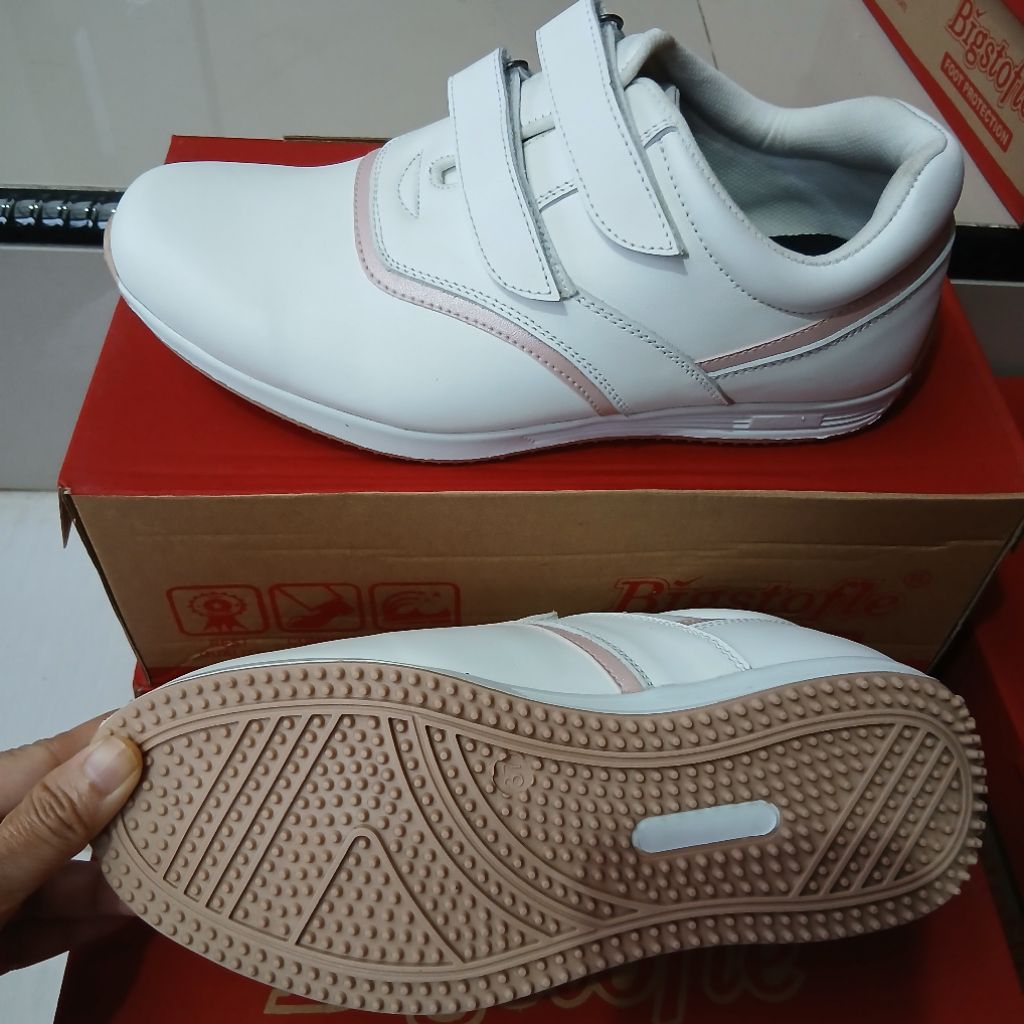 Sepatu golf caddy best seller