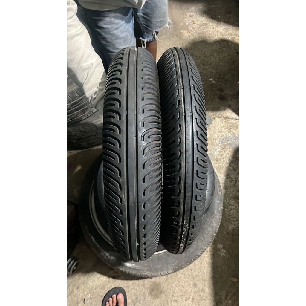 Pirelli Diablo rain 120/70 dan 100/70-17