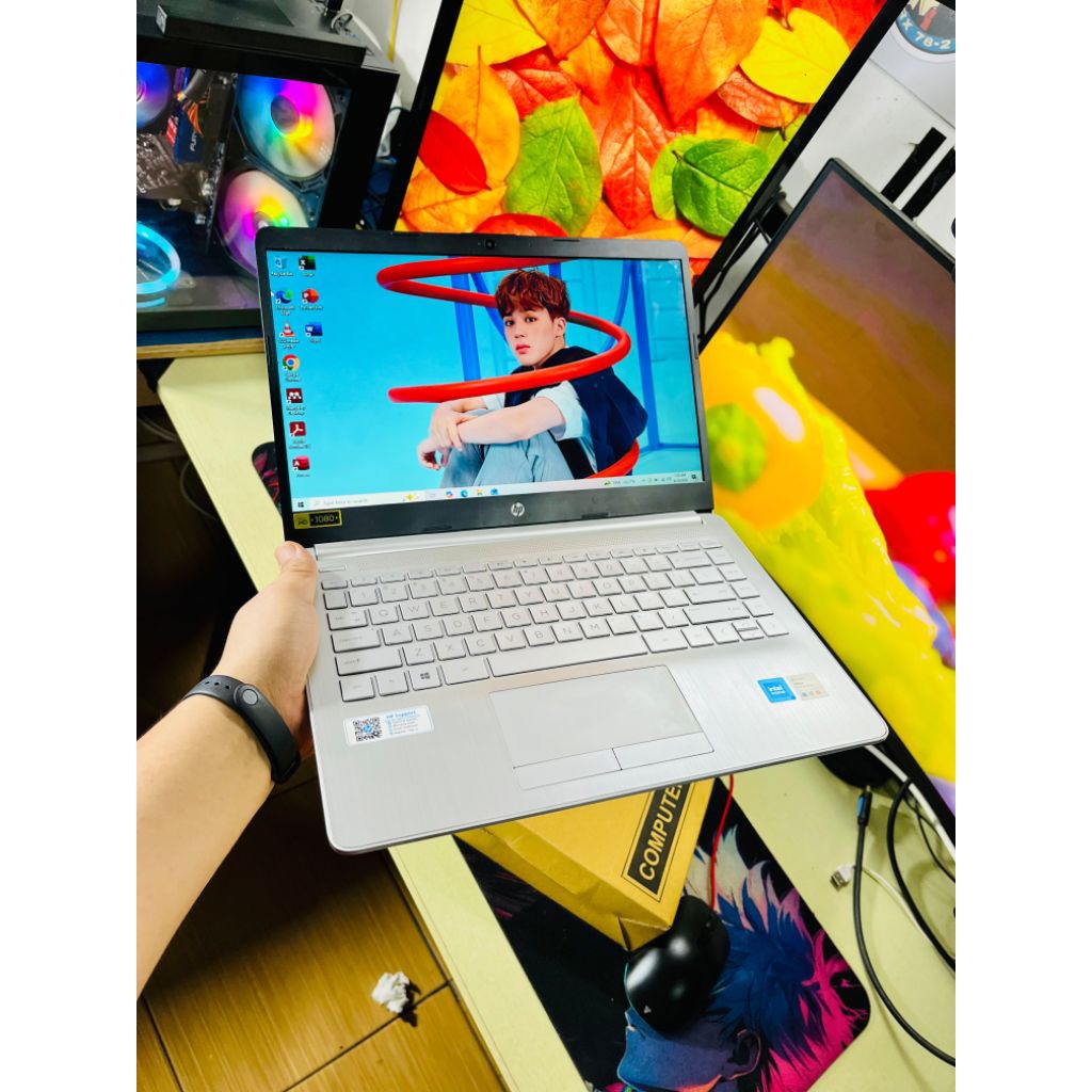 HP 14s  second