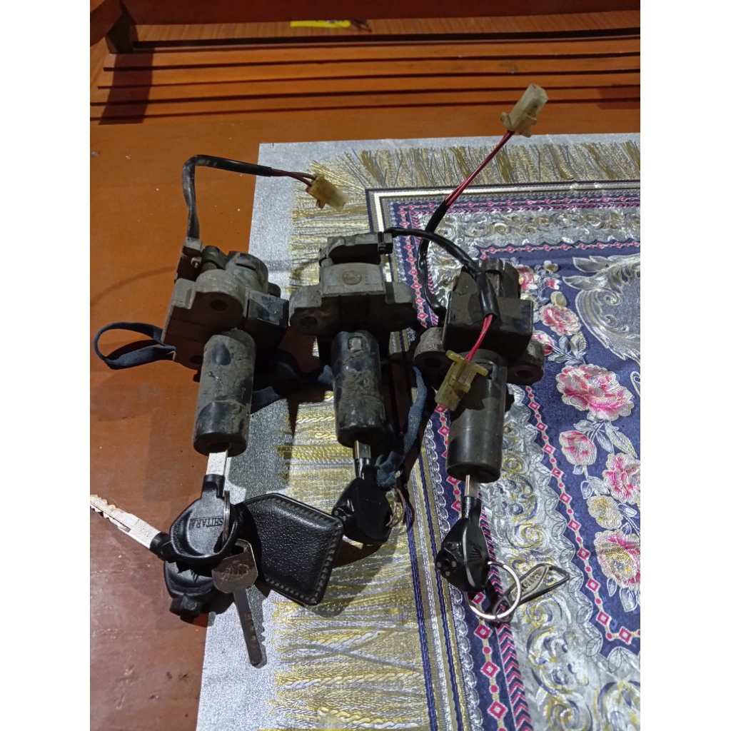 Kunci kontak Verza,megapro,cbr150 original copotan motor siap pakai
