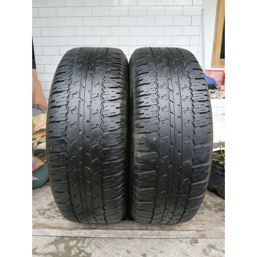 Ban Bridgestone 265/65 R17