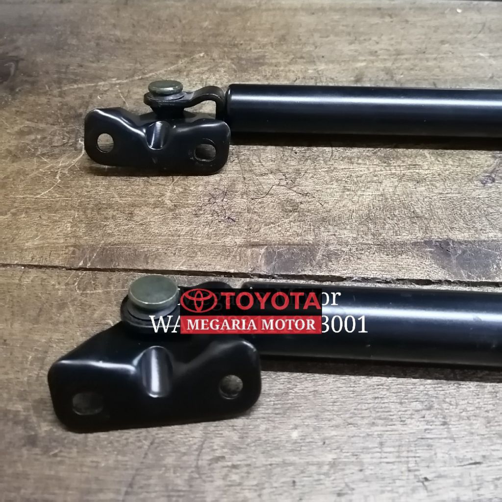 Shock Hidrolik Bagasi Pintu Belakang Innova 2004 2015