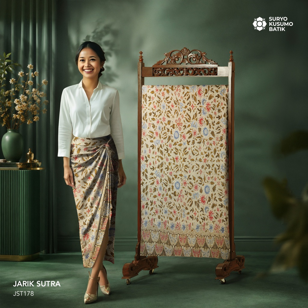 Suryo Kusumo Batik - Kain Jarik Batik Tulis Sutra  – Bunga Emas