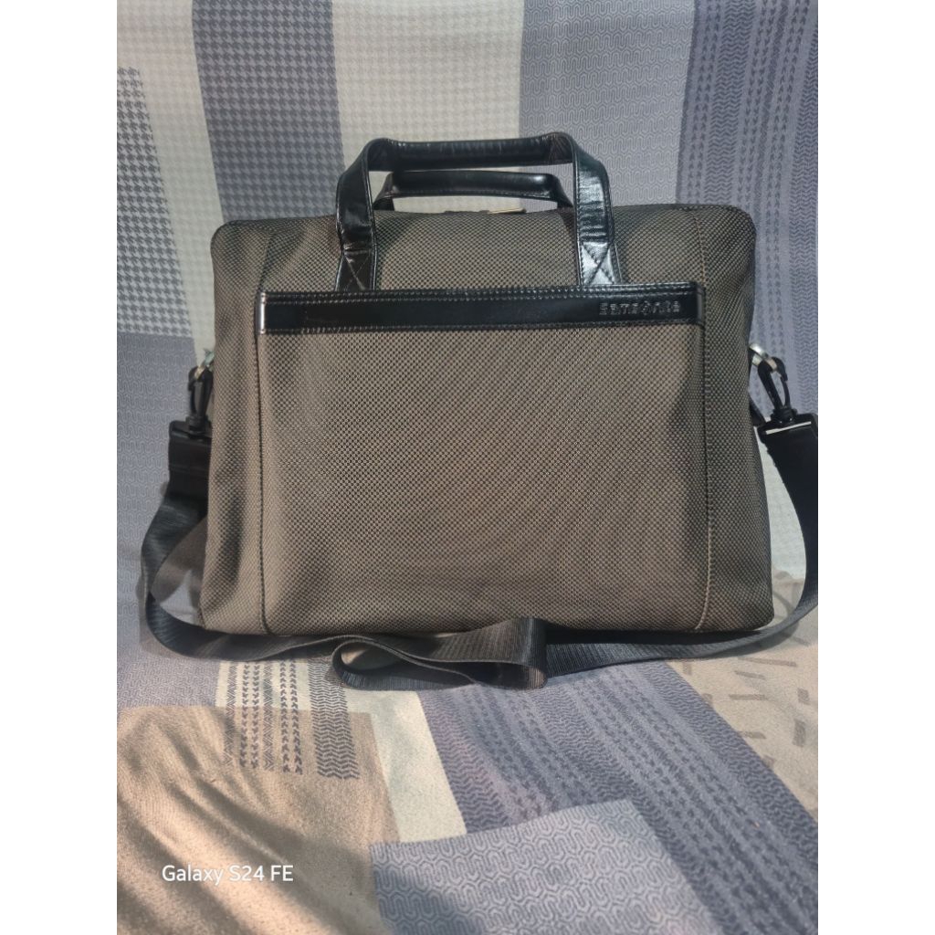 Tas Selempang Laptop Samsonite