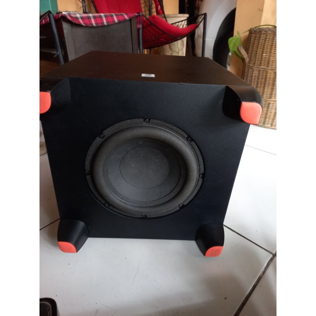 sepaker JBL Sub l610 aktif