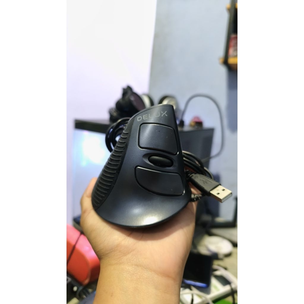 Vertical Mouse Delux M618 Wired