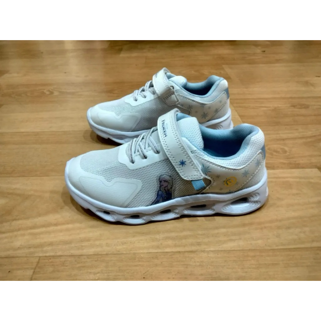 Sepatu BATA disney lampu putih