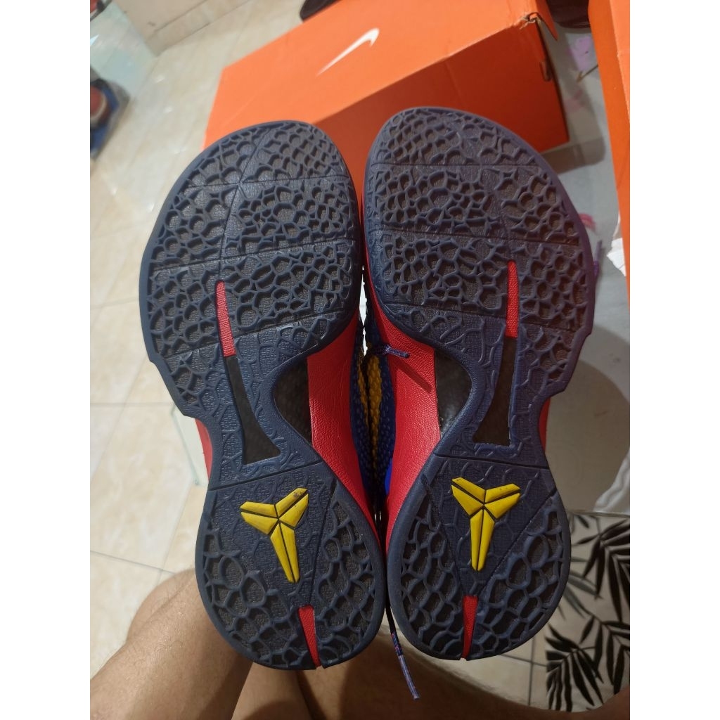 Sepatu nike kobe protro 6 barcelona size 44.5. Second like new masih mulus 95% alas tebal no box aut