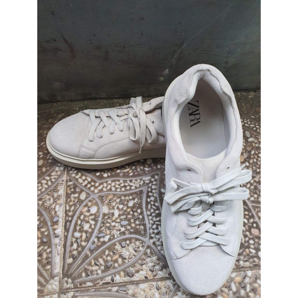 Sepatu Zara Second