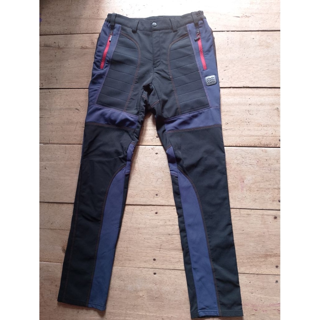 Celana outdoor Kolon sport