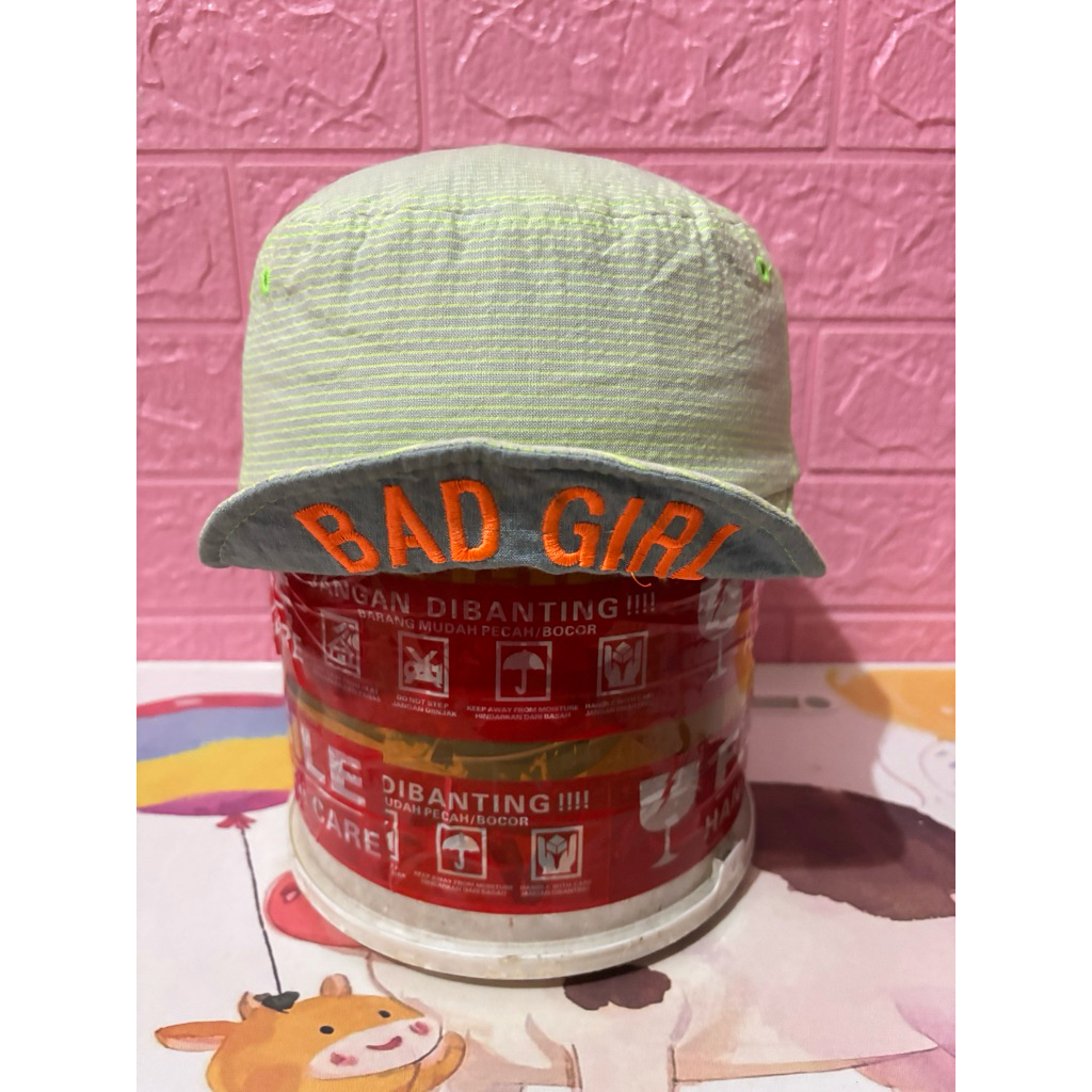 Topi sepeda visor lemes visor pendek second/bekas