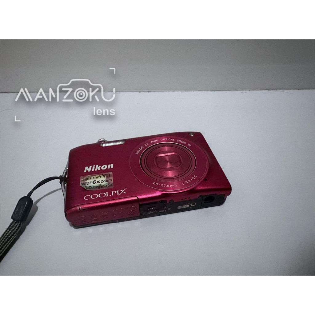 Nikon Coolpix S3300 (red)