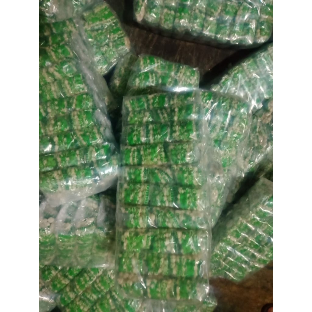 pilus cikur/pilus unyil 1bal 10 pak  200pics/plastik polosan