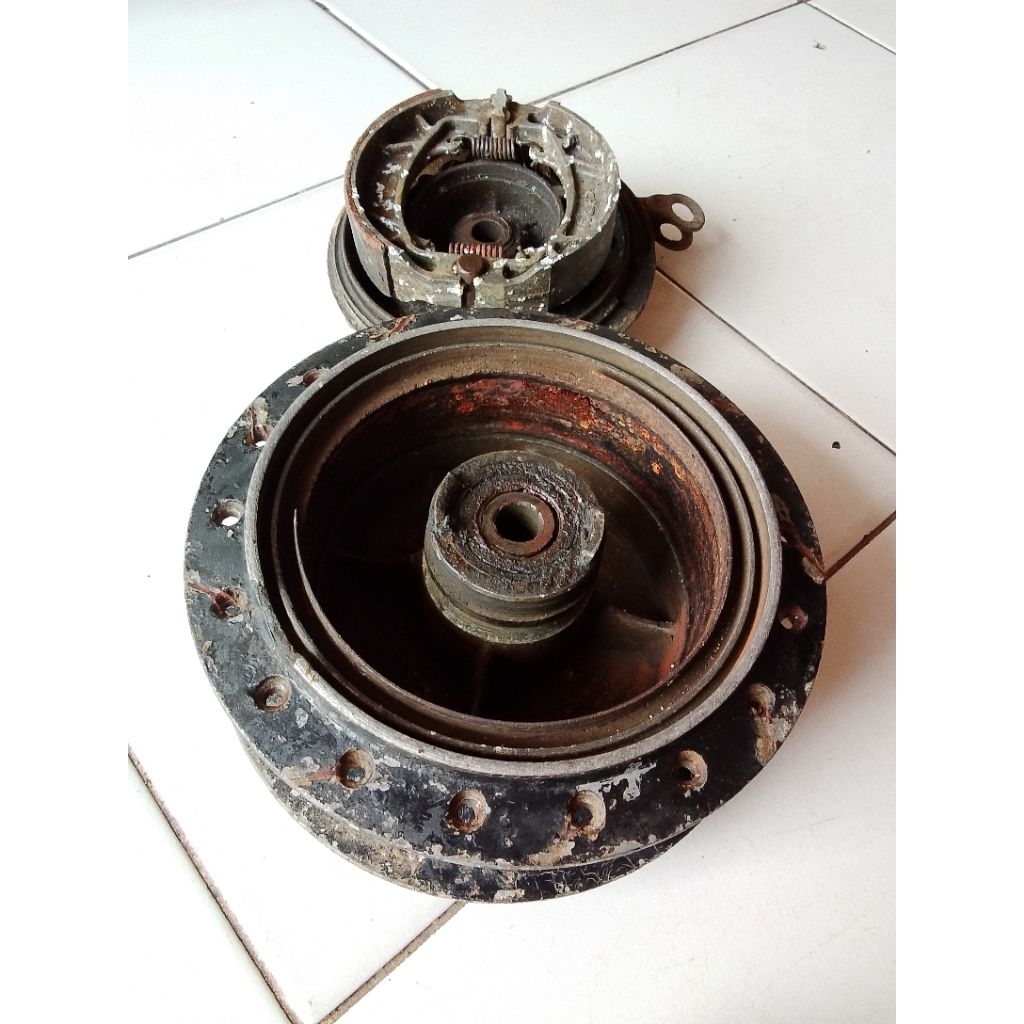 Tromol Depan Yamaha DT100