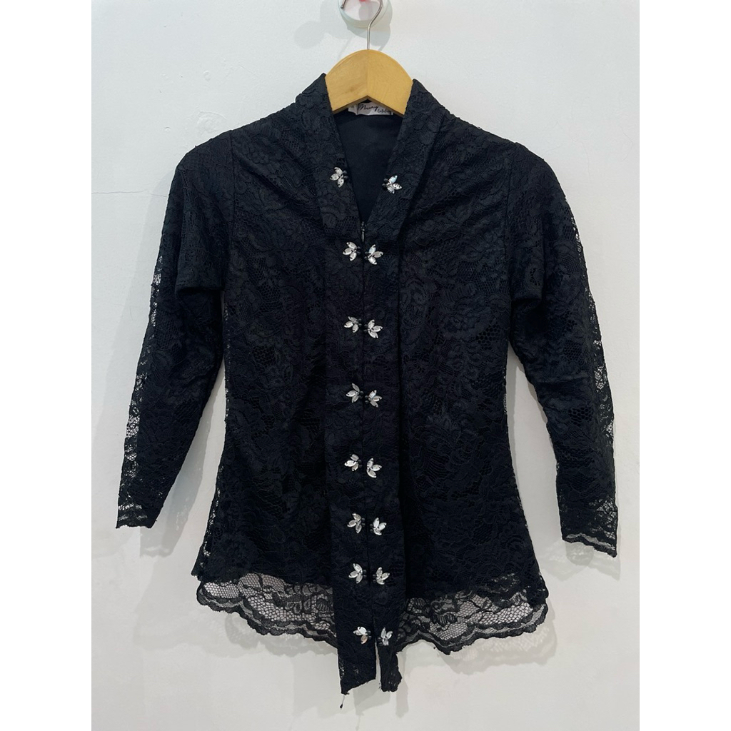 Kebaya Encim Hitam