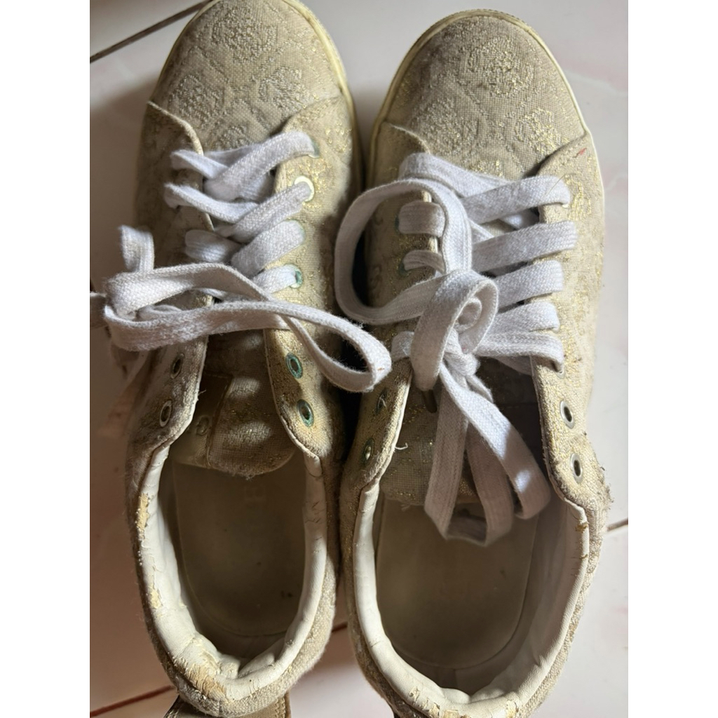 Sepatu guess original