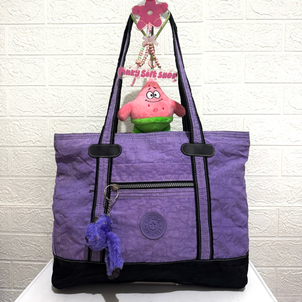 tas tote bag kipling. tas tote bag muat laptop. tas tote bag nilon. tas tote prelop. ungu lilac
