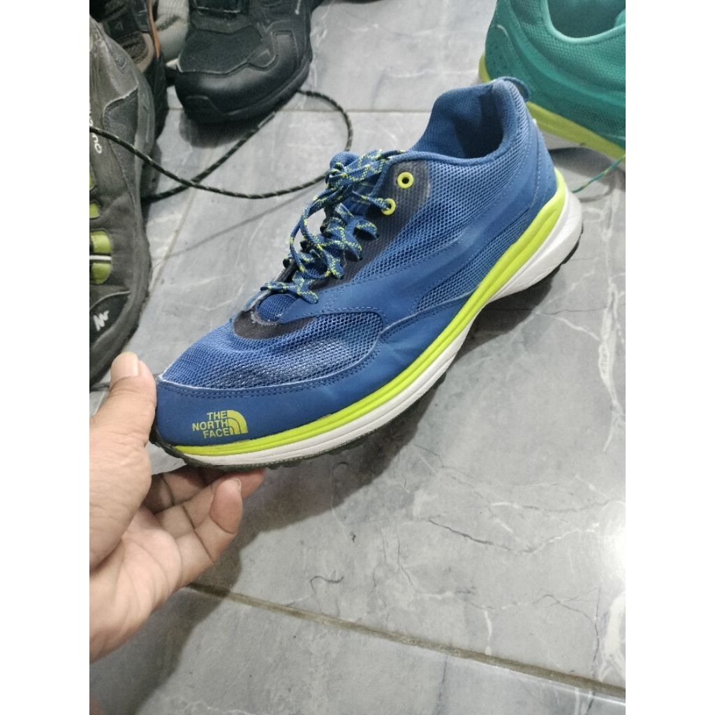 sepatu second original TNF size 41.5/27