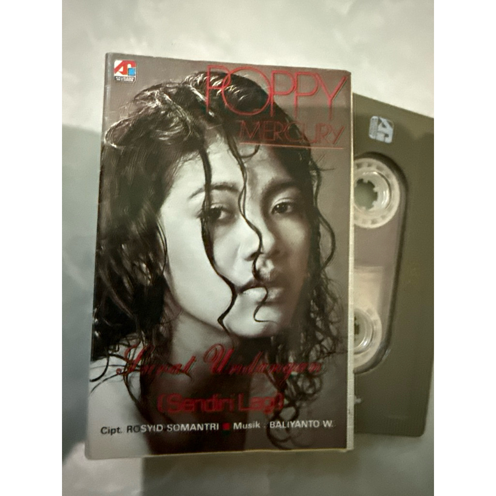 Poppy mercury surat undangan