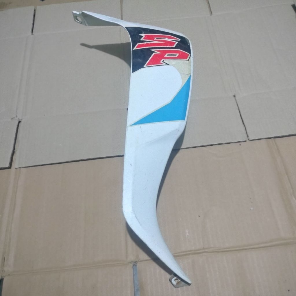 Legshield Sayap Luar Shogun 125 SP NR Robot Original Copotan putih bagian Kanan Siap PasangCover Say