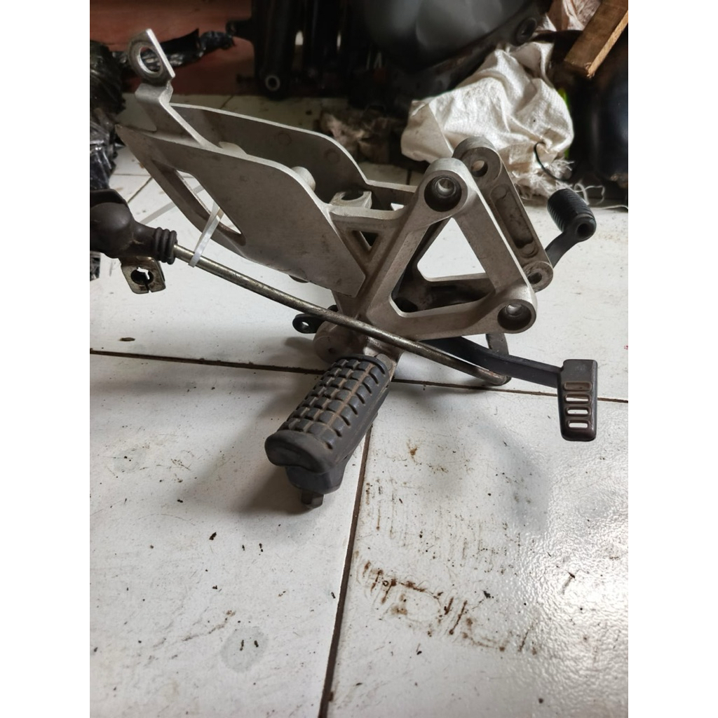 Step Depan Original Copotan CBR150R Thailand