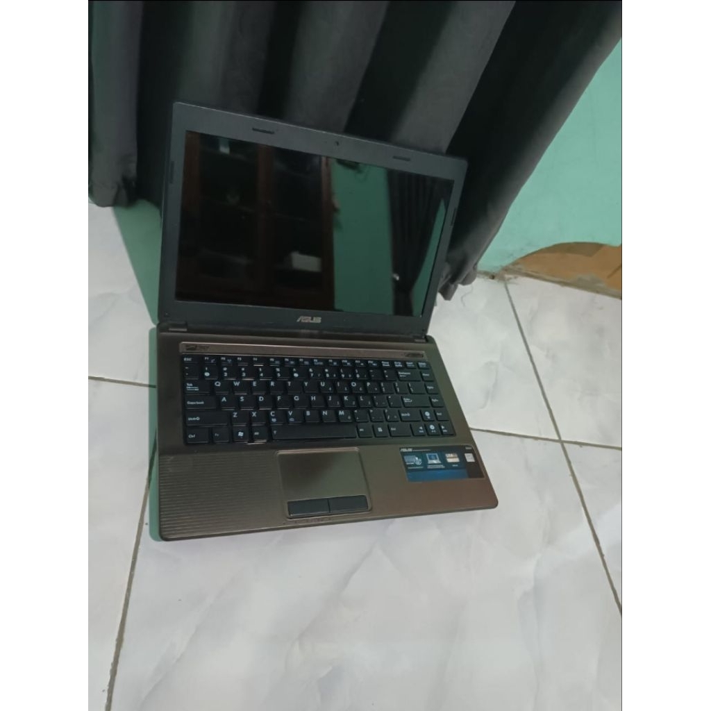 Leptop asus