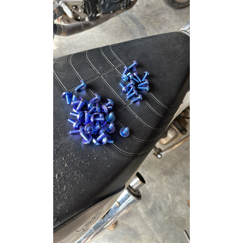 Baut titanium body set satria FU karbu FL/BARONG