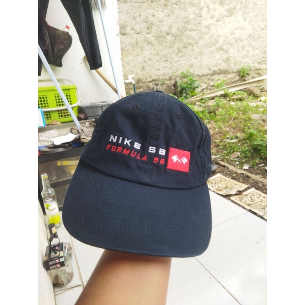 topi Nike sb