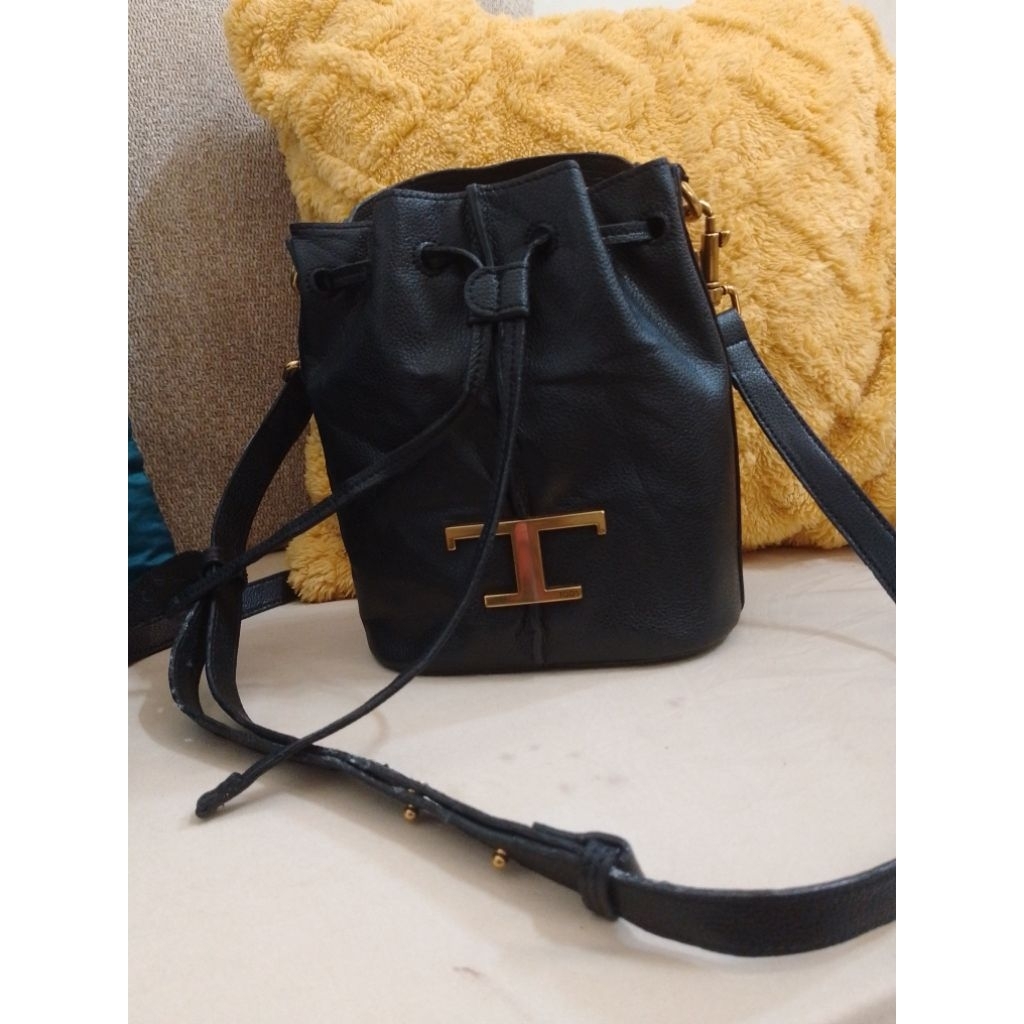 TOD'S Leather Bucket Bag Black – Preloved