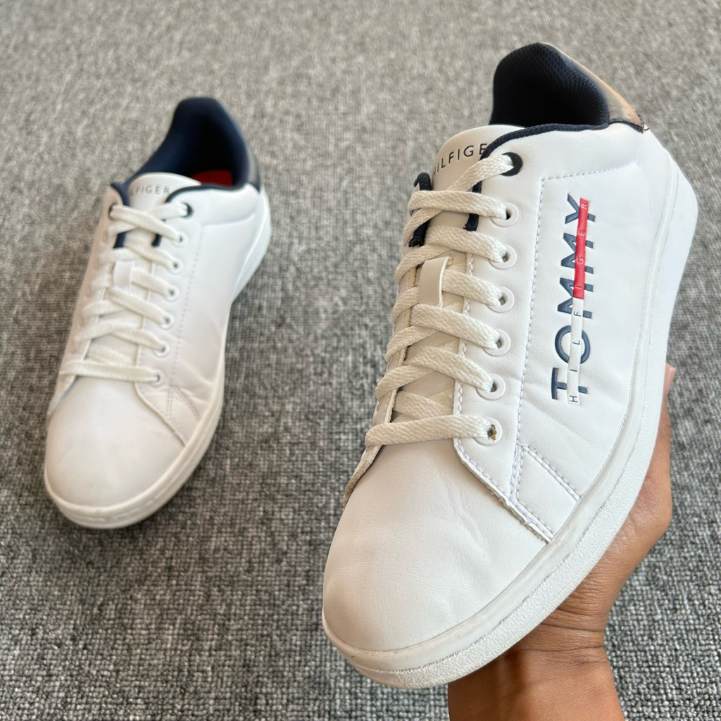 Sepatu TOMMY HILFIGER Ledger Sneakers Size 42 Panjang Insole 27 cm