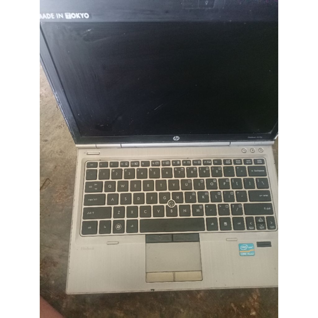 Hp elitebook 2570p i5 gen 3th, matot ketumpahan kopi keyboard meresap ke mesin, khuaus teknisi handa