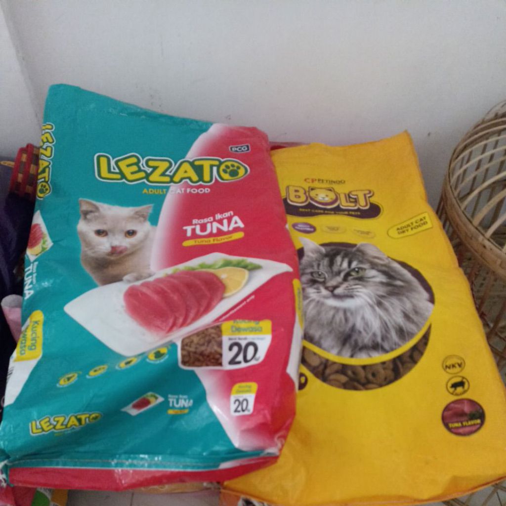 Karung Bekas Pakan Kucing 20 KG