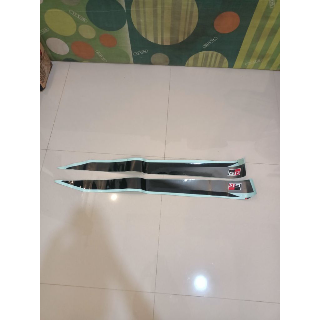 STIKER BODY SAMPING TOYOTA RAIZE GR SPORT ORIGINAL 