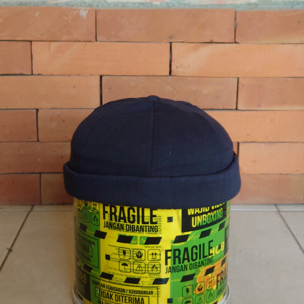 MIKIHAT TOPI PECI SHOLAT