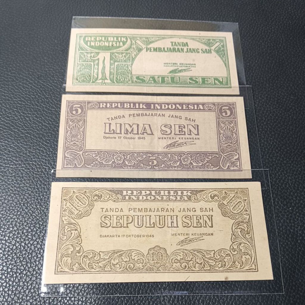 Satu sett 3 Lembar uang kuno seri SEN ORI tahun 1945