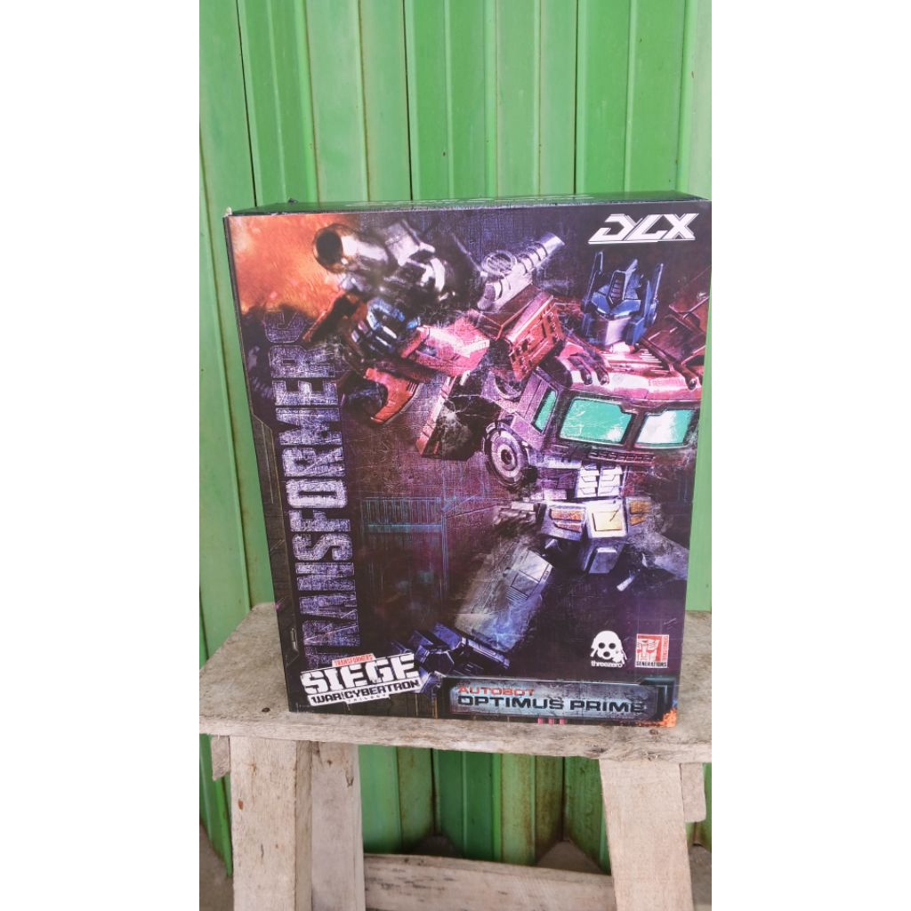 Transformers Optimus Prime Threezero dlx WFC Siege