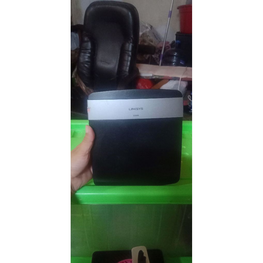 ROUTER Wifi modem LINKSYS E2500 normal bos ku