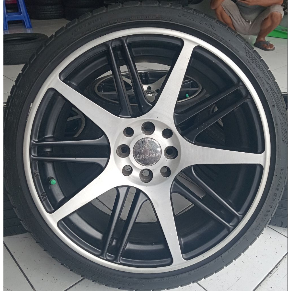 Velg mobil bekas model carrisson R17
