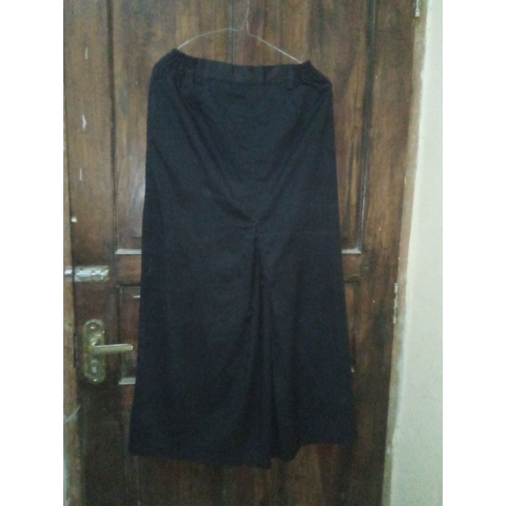 preloved rok hitam sekolah