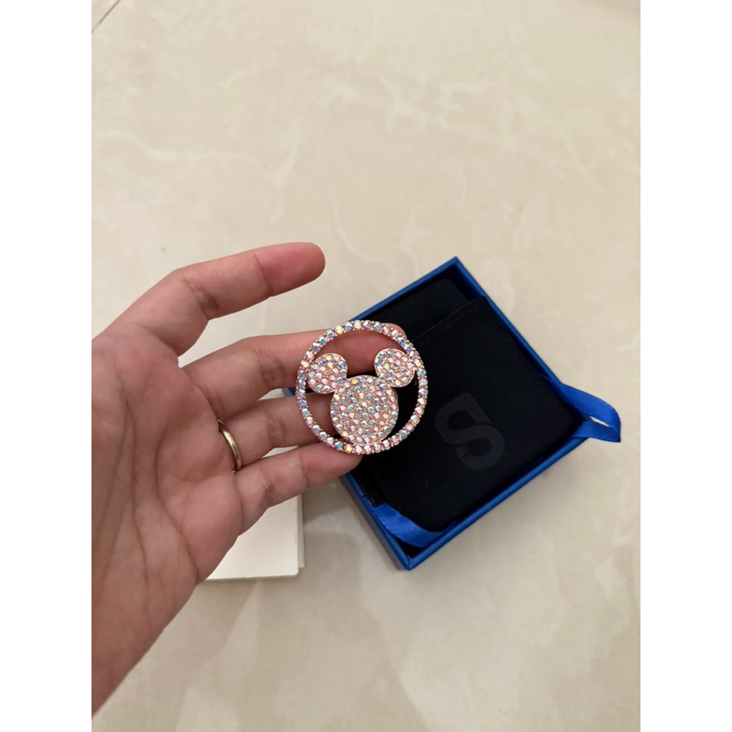 Disney x Buttonscarves Round Brooch - Rose Gold