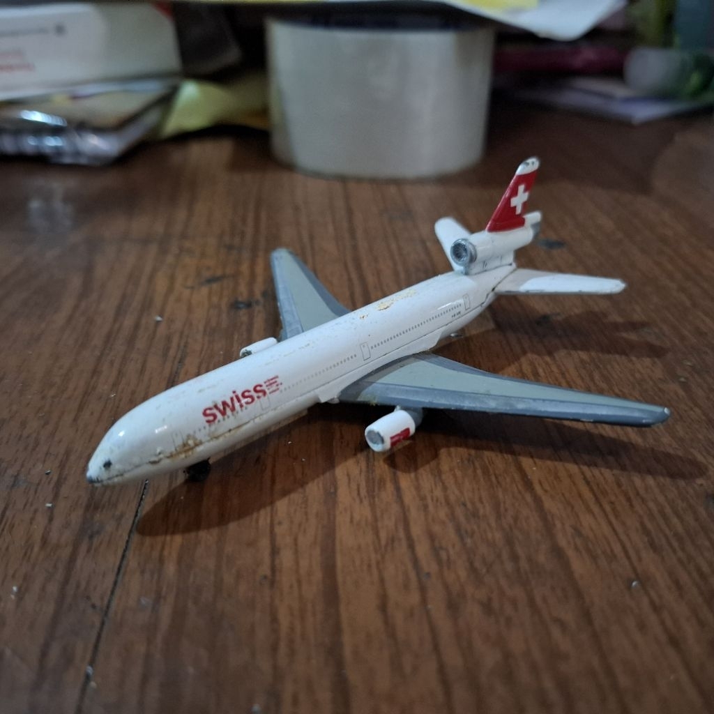 junk mainan pesawat Majorette Douglas DC-10 Swiss
